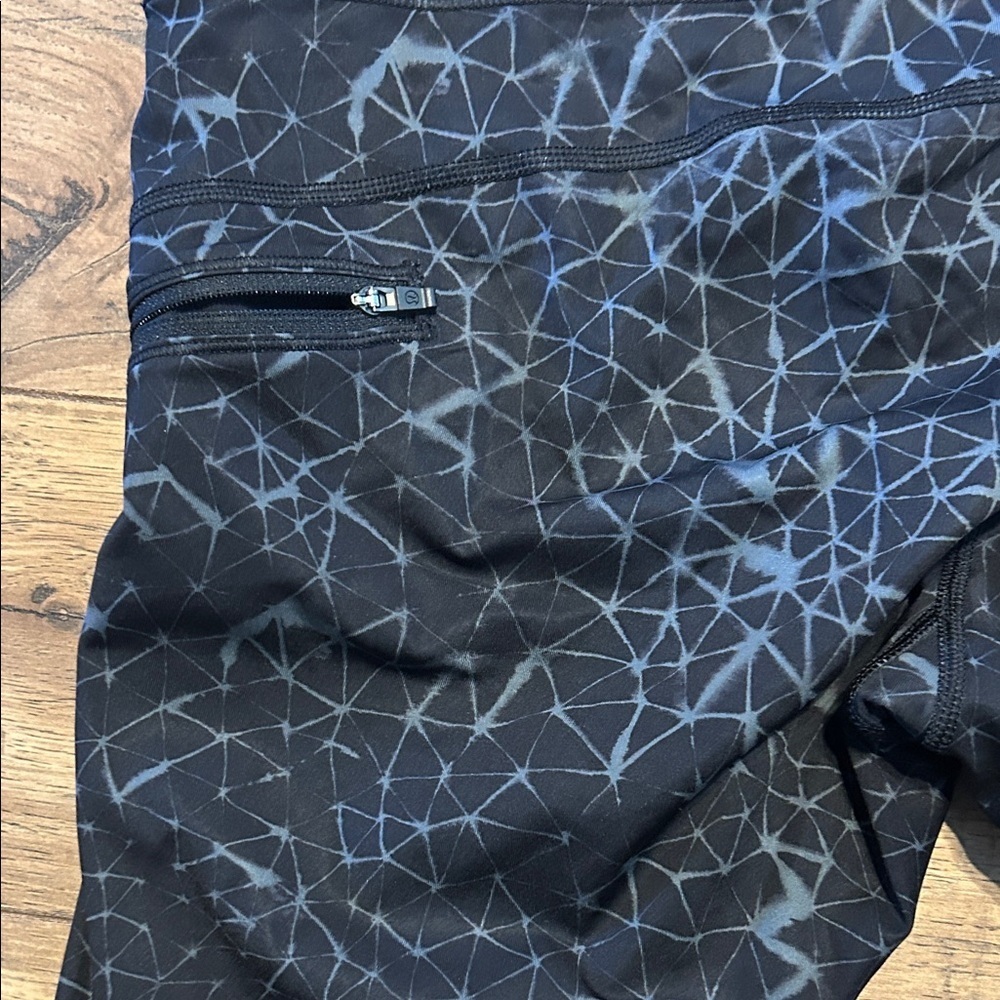 lululemon athletica Black Patterned Crop Leggings - Picture 4 of 4